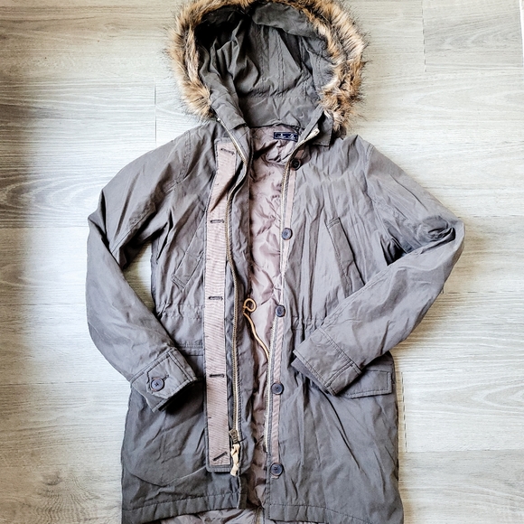 Abercrombie & Fitch Faux Shearling Lined Parka - Picture 6 of 9